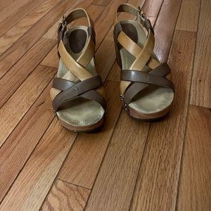 Bussola Wedge Cross Strap Sandal Brown/Tan Womens size 8 1/2 - Medium Width
